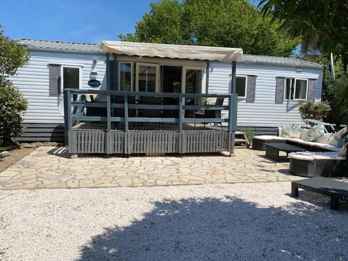 Lovely And Friendly Mobile Home In Gassin France エクステリア 写真